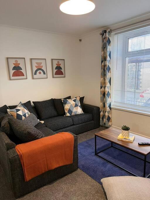 Bridge Place - Spacious Home With Plenty Of Beds! Merthyr Tydfil Exterior foto