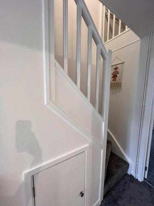 Bridge Place - Spacious Home With Plenty Of Beds! Merthyr Tydfil Exterior foto